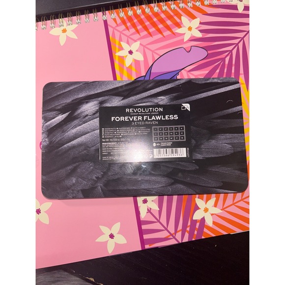 Revolution Game of Thrones Eyeshadow Palette GOT 3 Eyed Raven  Forever Flawless - Picture 4 of 5